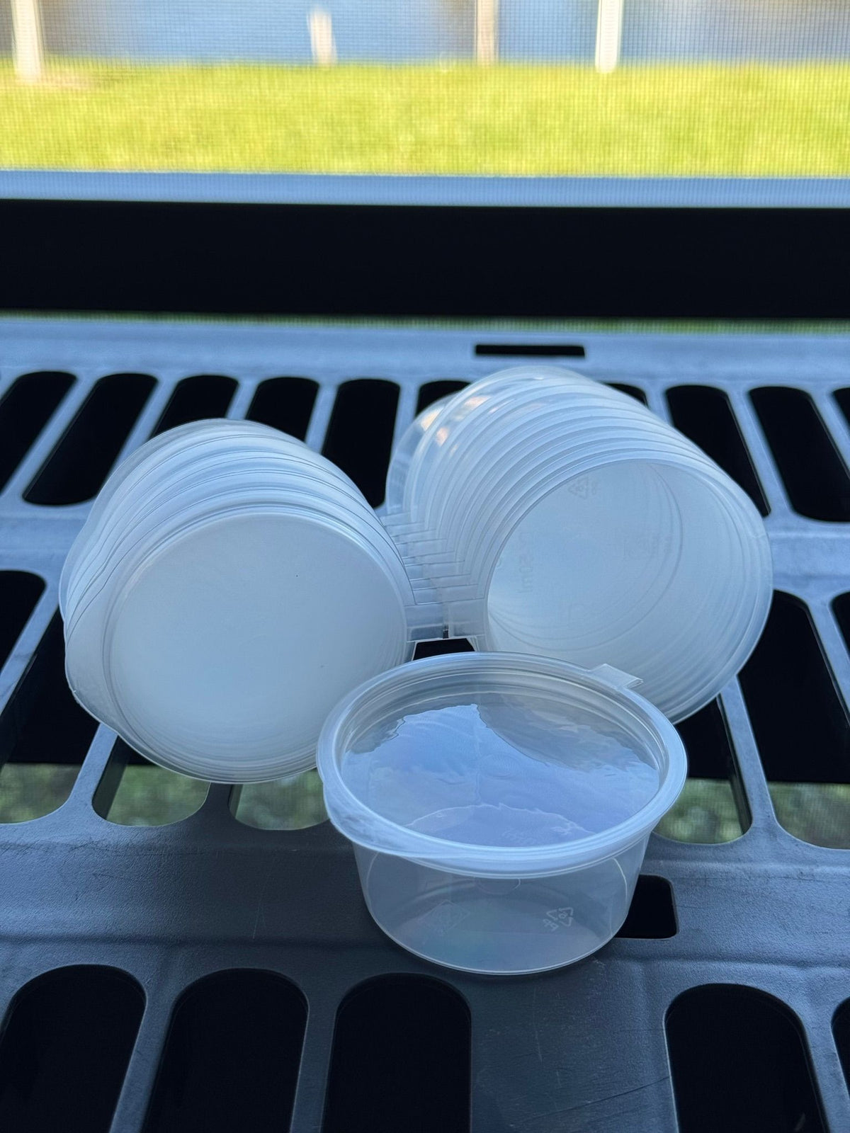 Corm cups with custom printed corm risers, 10 pack